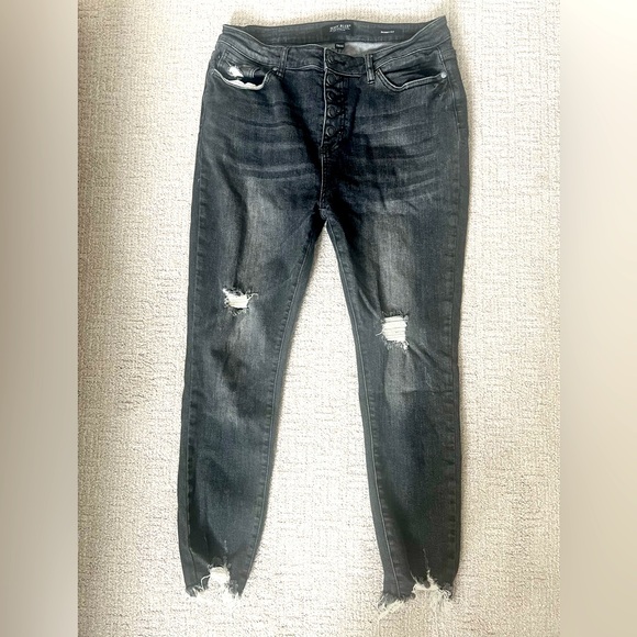 Judy Blue Denim - Judy Blue Dark Skinny Distressed Denim (size 15/32)